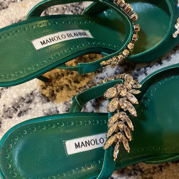 Manolo Blahnik Lurum Embellished Satin Mules size 38 - Picture 6 of 6